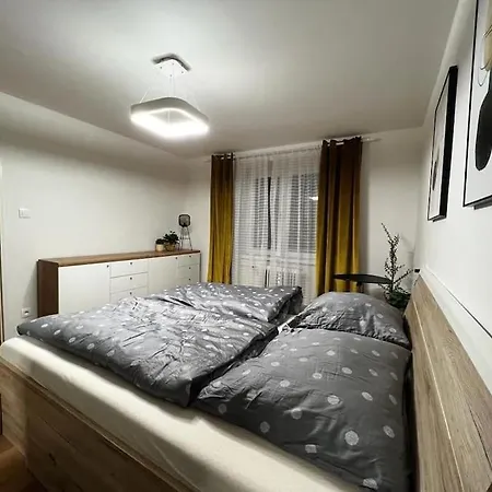 Krasny Byt V Sirsom Centre Mesta Knm *