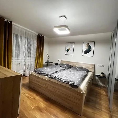 Krasny Byt V Sirsom Centre Mesta Knm *